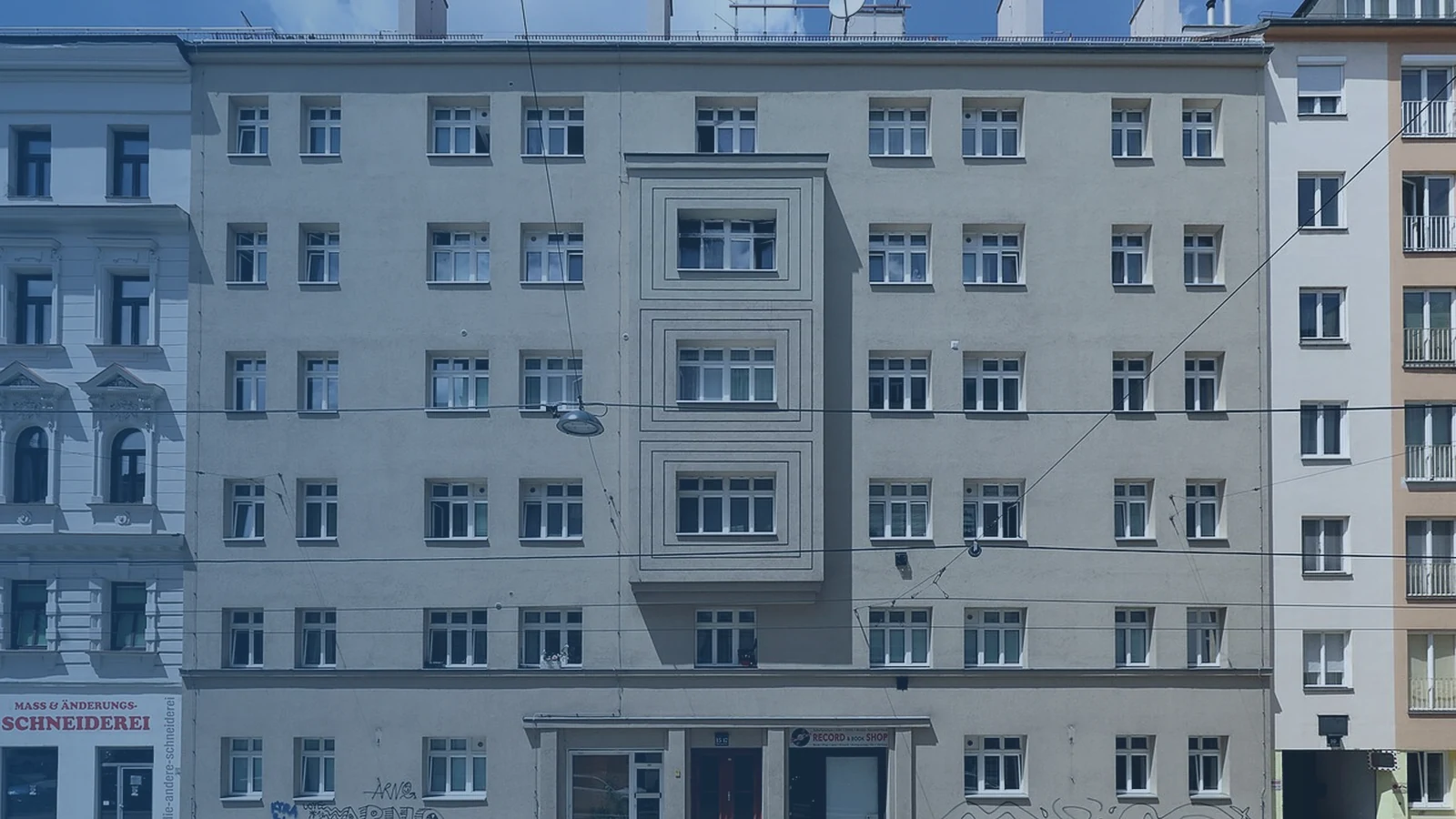Steigleitung undicht im Mehrparteienhaus in Simmering: Schadenbild, Zuständigkeit und Leckortung