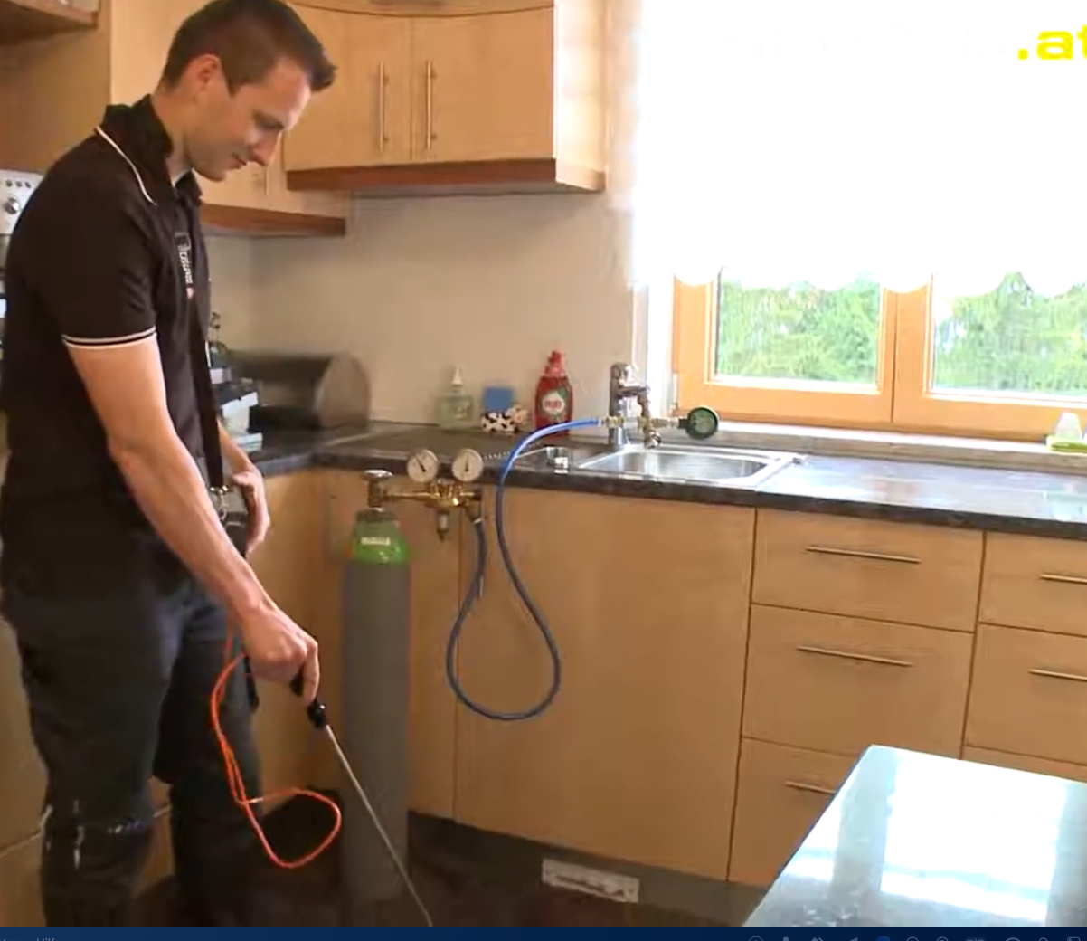 Leckortung Wien Einsatz in einer Küche